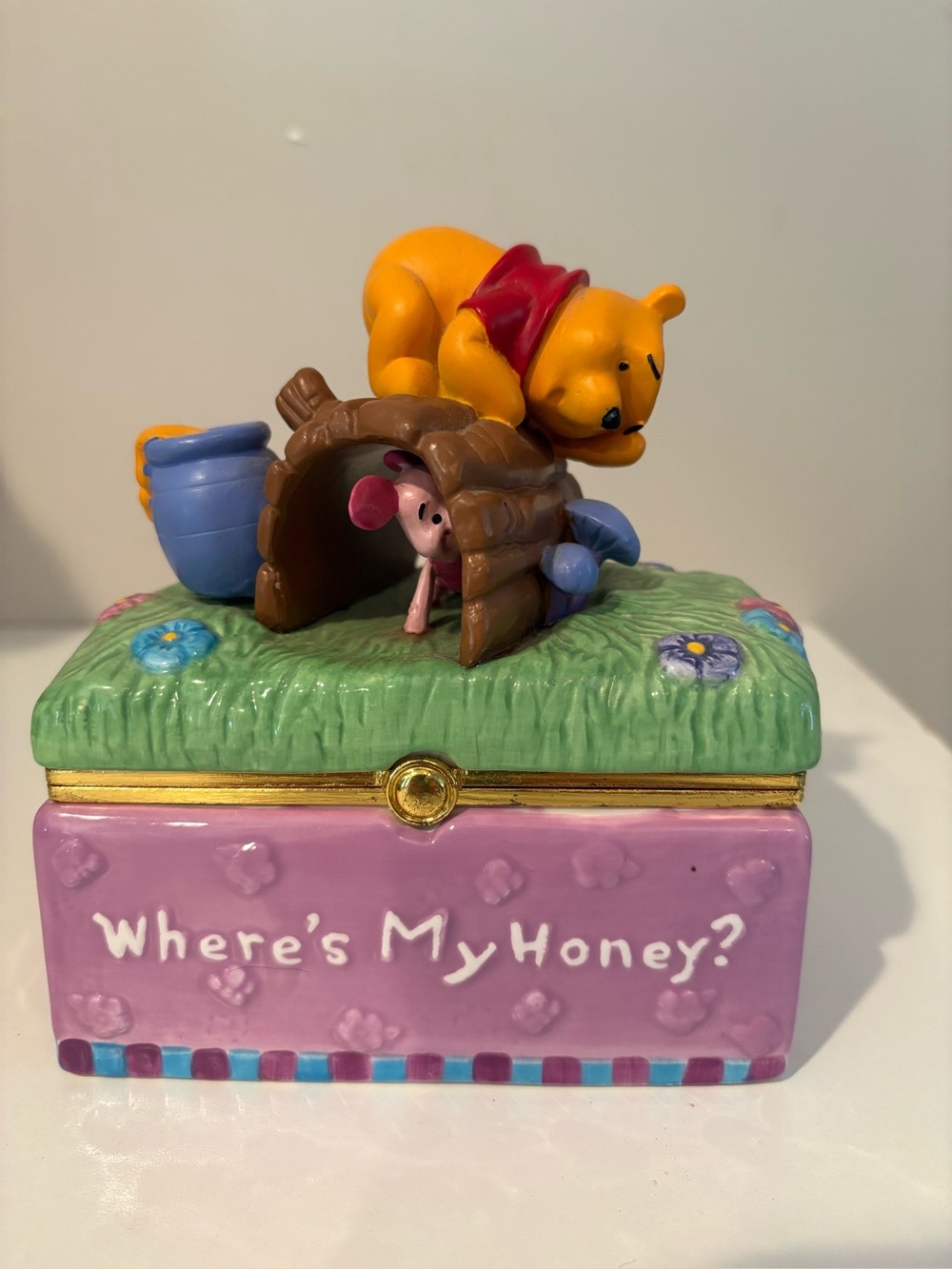 Vintage ceramic Winnie the Pooh and piglet trinket box